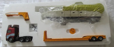 CORGI HEAVY HAULAGE VOLVO FH 2 AXLE LOW LOADER & BOAT LOAD SCALE 1:50 CC12413 - Image 1 of 4