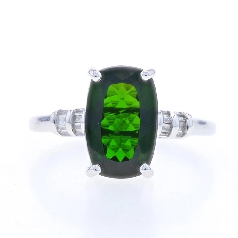 Anillo de diamantes y diopsidos cromados de oro blanco - Cojín rectangular de 10 k 3,12 ctw Foto 1 de 4