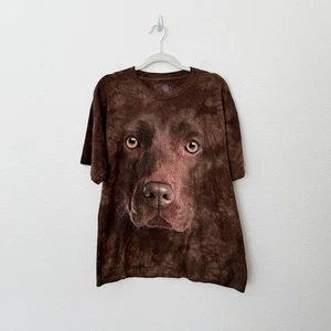 Camiseta gráfica manga corta The Mountain talla XL marrón chocolate laboratorio perro - Imagen 1 de 9