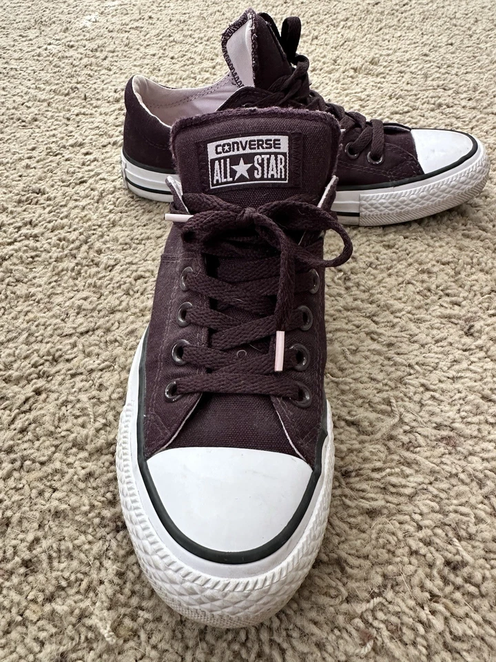 Converse Chuck Taylor All-Stars Maroon Plum Womens Size 7 - Image 1 of 4