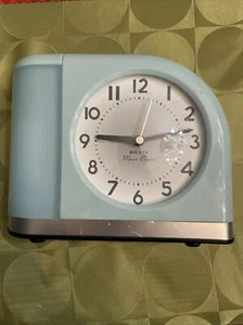 Big Ben Moonbeam Quartz Analog Aqua Blue Alarm Clock with USB 44000BG - Picture 1 of 11