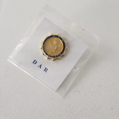 Daughters of the American Revolution Good Citizen Lapel Pin DAR * - Image 1 of 4