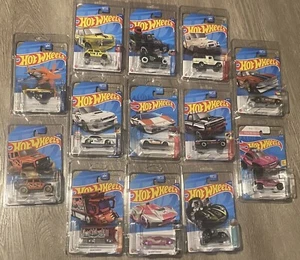 Hot Wheels Treasure Hunt Lot Of 13 With Clamshell Protectors - Picture 1 of 4