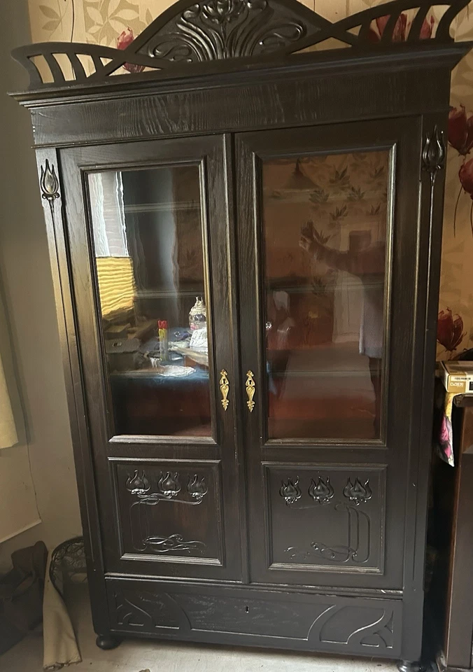 Alter Schrank - Bild 1 von 3