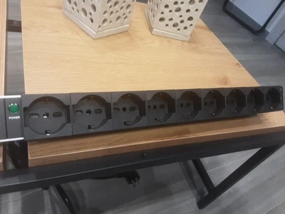 MULTIPRESA CIABATTA ELETTRICA 9 PRESE UNIVERSALI SCHUKO  16 A - Immagine 1 di 3