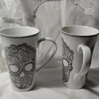 222 Quinta TAZAS LATTE ESQUELETO ENCAJE CALAVERA porcelana gótica HALLOWEEN ¡raro! SET 2 Foto 1 de 4