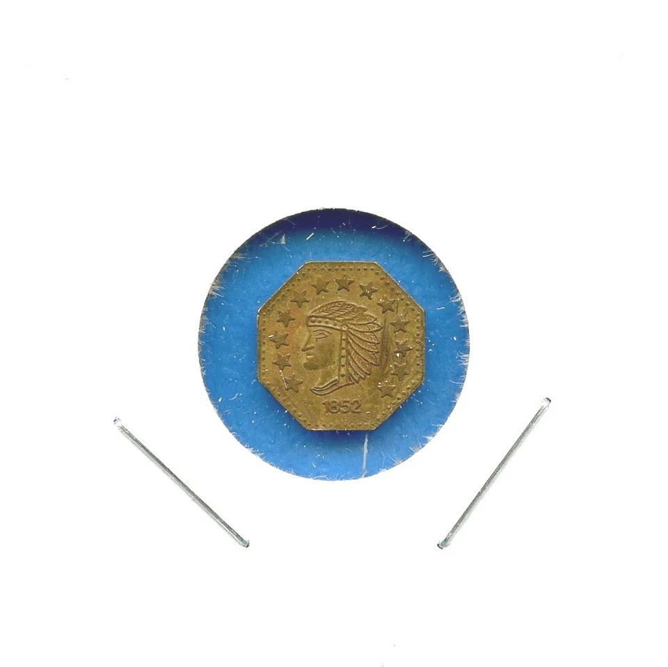 1852 年加州黄金 1/2 八角熊令牌 — 第 1/3 张图片