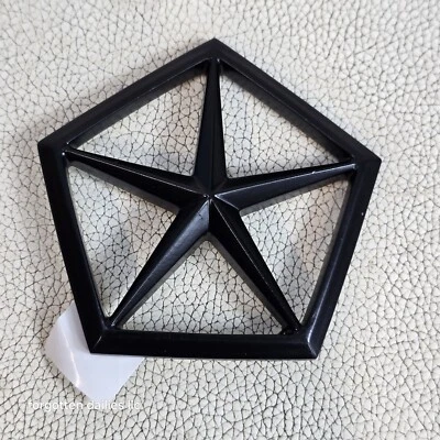 Dodge Chrysler Plymouth maletero escotilla Pentastar emblema negro nuevo en stock antiguo  Foto 1 de 2