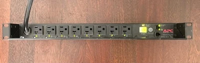 APC AP7901 Switched Rack PDU 8 Outlets - Image 1 of 4