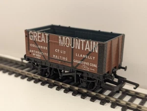 Hornby R199 OO Gauge End Door Tipping Wagon – “Great Mountain Collieries” Livery - Picture 1 of 7