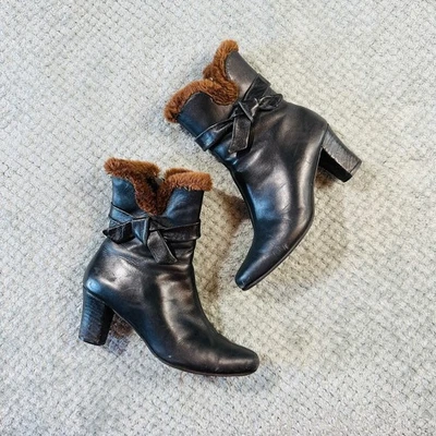 Vintage Y2K Black Leather Bow Faux Fur Lined Pointed Toe Ankle Boots 7 - Image 1 of 4