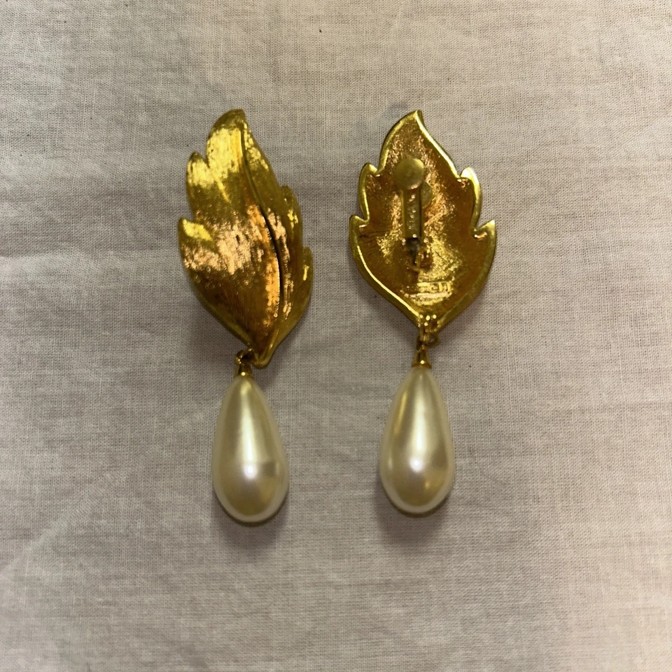 Винтажные золотистые серьги-листы Napier с висящим жемчугом. Штампованный - Изображение 1 из 4