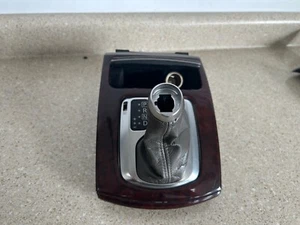 07 09 INFINITI G35 EN CONSOLA CENTRAL PALANCA DE CAMBIOS BISEL GRANO MADERA OEM - Imagen 1 de 5