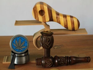 (2 Pipe set) 4¼" Hand Carved Aztec & Striped Wood Smoking Pipe & 3-piece Grinder - Picture 1 of 12