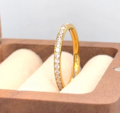 Banda con incrustación de circonita cúbica transparente oro amarillo titanio promesa anillo esposo regalo de San Valentín Foto 1 de 4