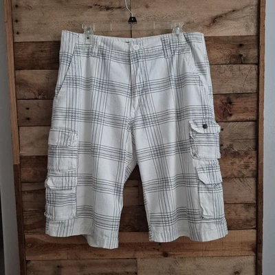 Shorts Plugg Jeans Y2k Cargo Masculino 33 Branco Cinza Xadrez Baggy Solto Skatista Utilitário - Imagem 1 de 4