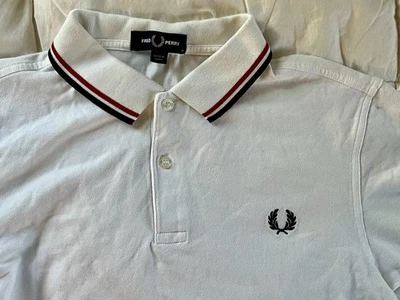 Camisa Polo Fred Perry Algodón Piqué Doble Punta Blanco Rojo Azul M Foto 1 de 4