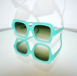 BEAUTIFUL Zenni x Iris Apfel Sunglasses Turquoise/Tiffany Blue Oversized Square - Picture 1 of 10