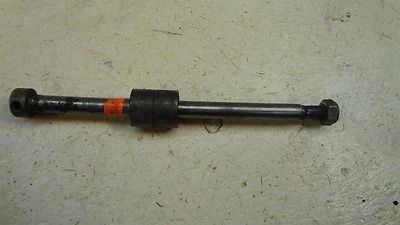 Honda S65 H1060 1966 ~ eje trasero con espaciador de tuercas Foto 1 de 3