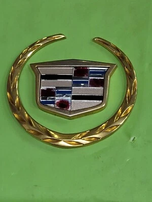 2000 - 2005 CADILLAC DEVILLE SIDE EMBLEMS GOLD - Изображение 1 из 2