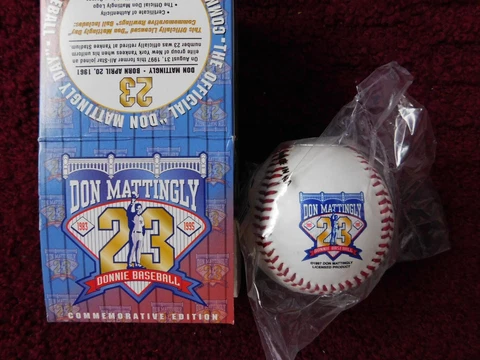 [2] DON MATTINGLY "FOTOBALL" from AUG 31, 1997 "DON MATTINGLY DAY"- ORIG BOX/COA Cover