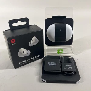 Beats Studio Buds Auricolari Wireless Bianco MJ4X3LL/A - Foto 1 di 5