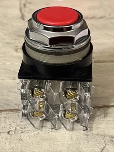 GE GENERAL ELECTRIC CR104PBG92R1 CR104P RED FLUSH PUSH BUTTON 2 NO 2 NC - Picture 1 of 4