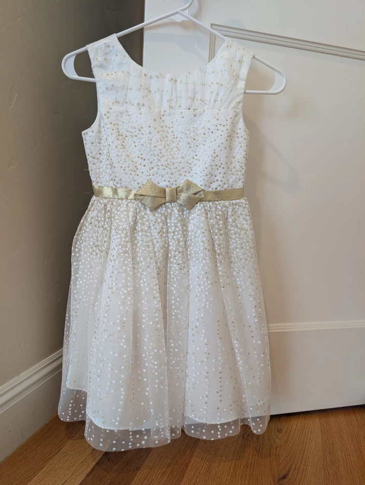 Vestido de noiva feminino marfim e dourado com encolher de pele no tamanho 7 por Jona Michelle - Imagem 1 de 4