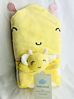 Cloud Island Baby Girls' Bee Hooded Bath Towel & Washcloth Set - Image 1 of 4
