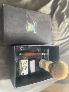 Art Of Shaving Fine Badger Handmade Brush With Razor New With No Box For Brush  - Picture 1 of 6