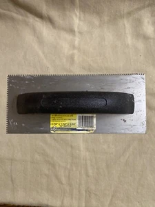 Q.E.P Cazzuola con intaglio a U 9" x 4 - 1/16 x 1/16 x 3/32 modello con tacche # 10122 - Foto 1 di 4