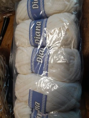 JOBLOT 5 x 100g BALLS Twisted Chunky 🍋 Thicky Creamy Yarn wholesale 💖604 - Image 1 of 3