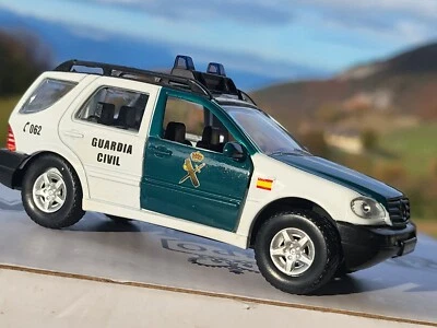 Diecast 1:43 2000's polish newstand collection MERCEDES ML320 GUARDIA CIVIL mint - Immagine 1 di 4