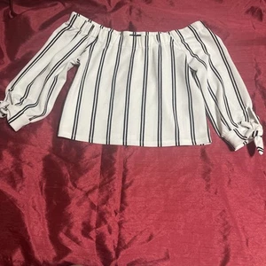 Free Press Kleidung Farbe weiß mit schwarz gestreiftem 3/4 Arm Oberteil Größe XS - Bild 1 von 6