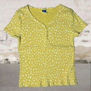 Old Navy Girls Yellow Floral Short Sleeve V-Neck Top - Size Large (10/12) - Picture 1 of 4