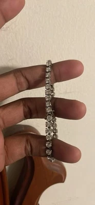 Brazalete Tenis Cristal Corte Redondo Tono Plata J5-3467 Foto 1 de 2