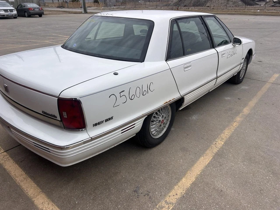 Strut Rear With Level Control Opt G67 Fits 86-99 EIGHTY EIGHT 563209 - Image 1 of 1