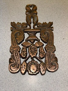 Vintage Cast Iron Rectangular Trivet with Grapes and Leaves 7/14" by 4 1/4" - Picture 1 of 3