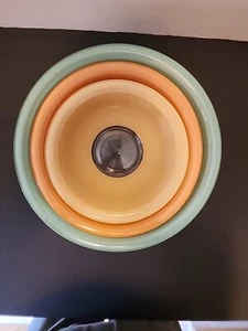 Set of 3 Pyrex Pastel Colors Nesting Mixing Bowls Clear Bottoms 322, 323, 325 - Picture 1 of 6