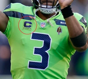 2021 SEATTLE SEAHAWKS Russell Wilson QB CAPTAIN'S 4-⭐STAR COLOR RUSH C-PATCH - Picture 1 of 12