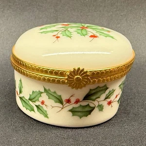 Vintage Lenox Holly Berry Porcelain Round Hinged Holiday Trinket Box Gold Trim - Picture 1 of 5