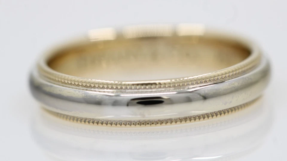 Anillo de boda Tiffany & Co. 18K dos tonos 4 mm milgrain tamaño 6 - 4,3 gramos Foto 1 de 4