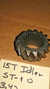 ST10 4 SPEED front reverse idler gear 15 tooth 1979 to 83 Chevy 3.42 Ratio only - Foto 1 di 4