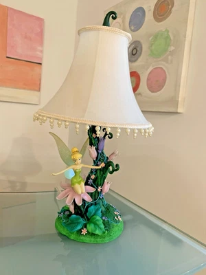 Lámpara de mesa Disney Tinker Bell Fairy con pantalla y reloj Tinker Bell Foto 1 de 4