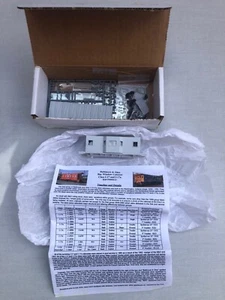 Pacific Mountain PMHK13 HO Gauge B&O I-17 Bay Window Caboose Resin Model Kit - Picture 1 of 19