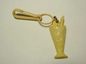 Charm galleggiante gelato giallo plastica vintage *campanella mancante* - Foto 1 di 4