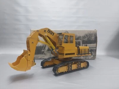 Hydraulikbagger Liebherr  991 von Conrad, Maßstab 1:50 - Bild 1 von 4