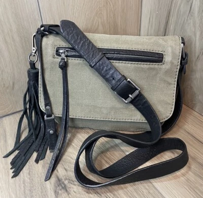 Bolso Bandolera Treasure & Bond de Lona y Cuero con Borla Solapa Foto 1 de 4