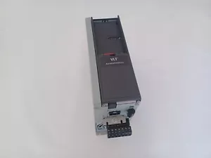 Convertidor de frecuencia Danfoss VLT FC-302P2K2T5E20H1 P/N: 131B0048 2,2 KW - Imagen 1 de 9