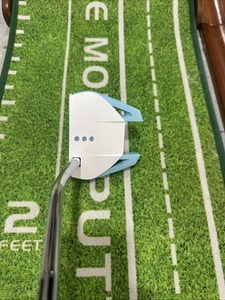 TaylorMade Putter Spider GT LIGHT BLUE Single Bend 32 Inch Ladies Nearly New - Picture 1 of 8